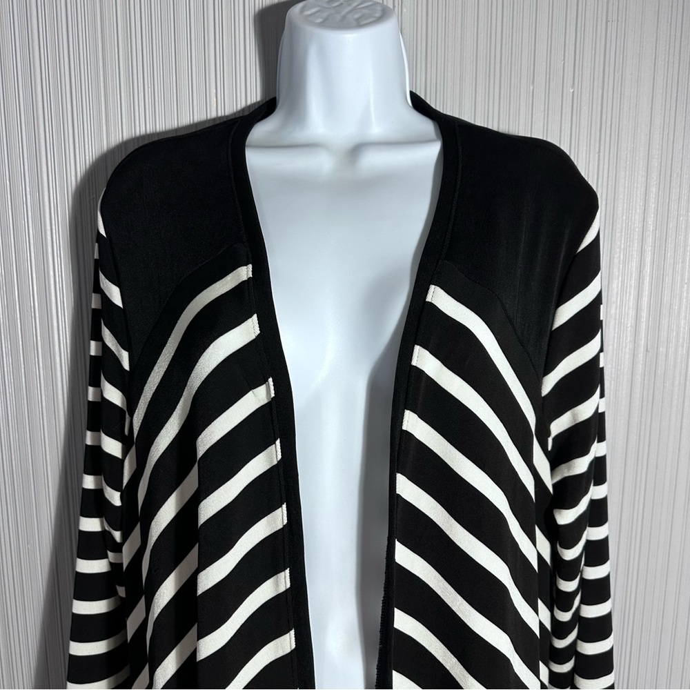 Travelers by Chico’s black & white striped lightweight cardigan women’s large - Picture 4 of 9